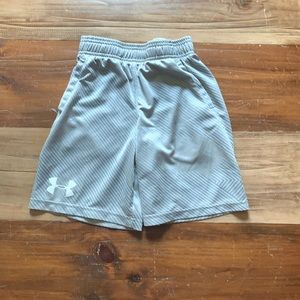 Under Armour Heatgear Boys S Gray Shorts